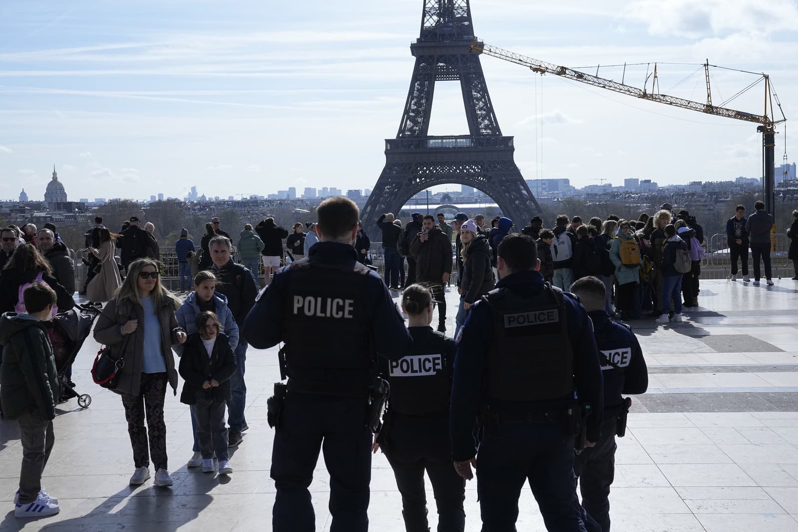 Francúzsko zvyšuje úroveň bezpečnostnej pohotovosti v krajine na najvyšší stupeň