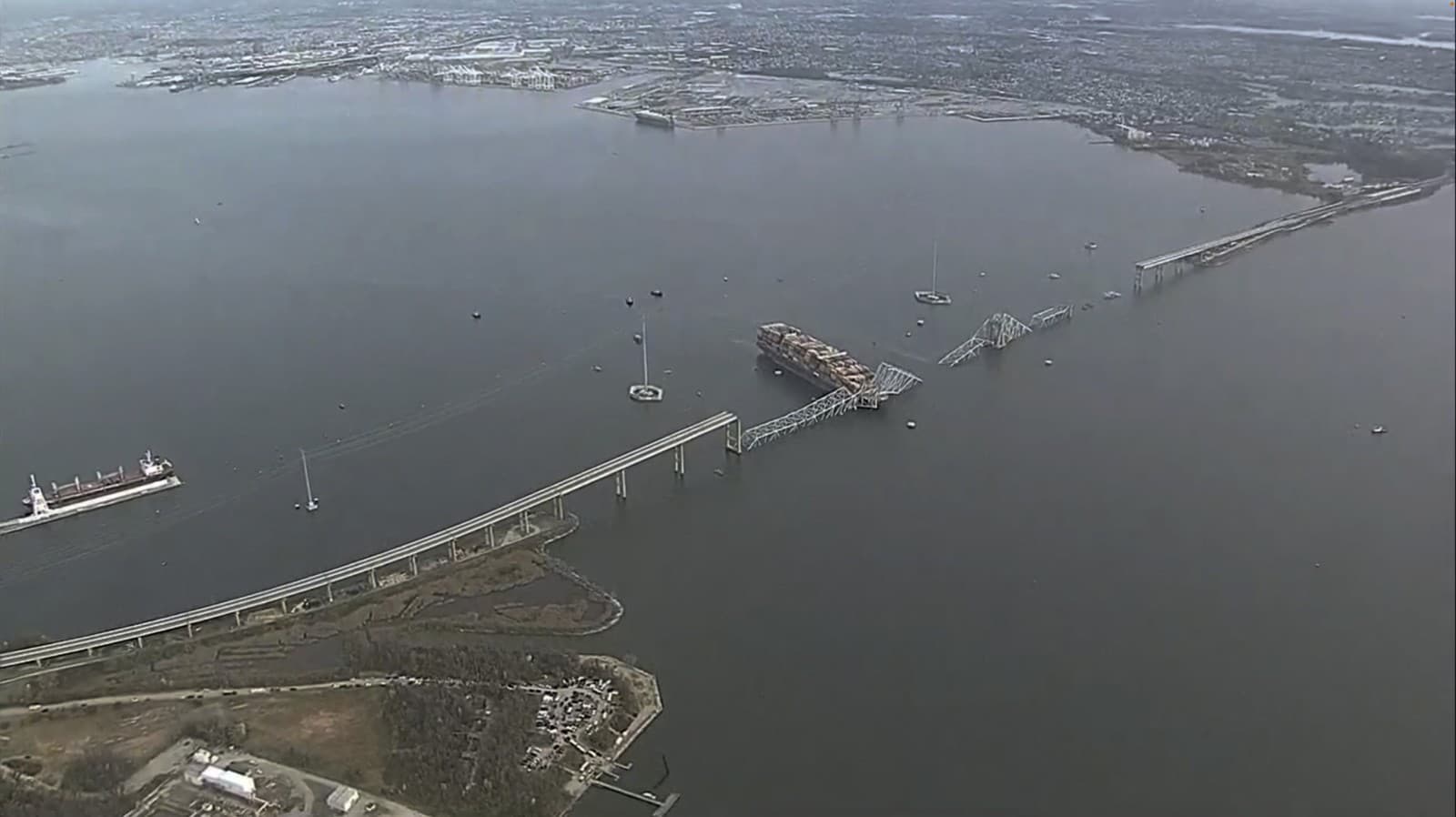 Nákladná loď Dali narazila do konštrukcie mosta Key Bridge v Baltimore