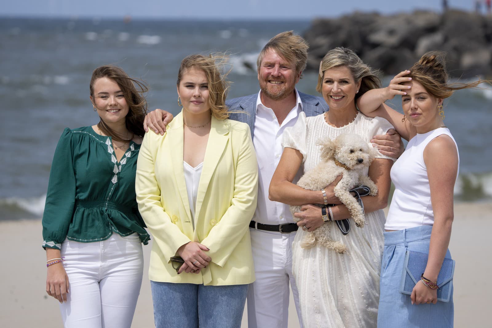 Holandský kráľ s manželkou a dcérami