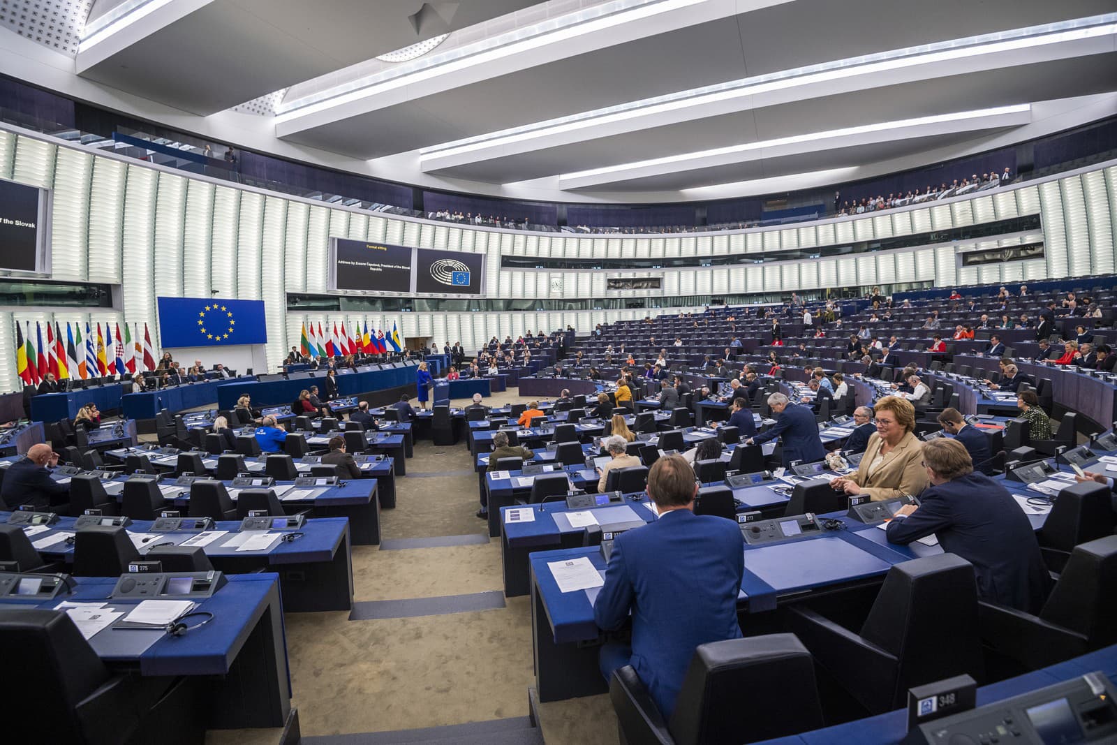 Europarlament odsúdil pokračujúce vojenské