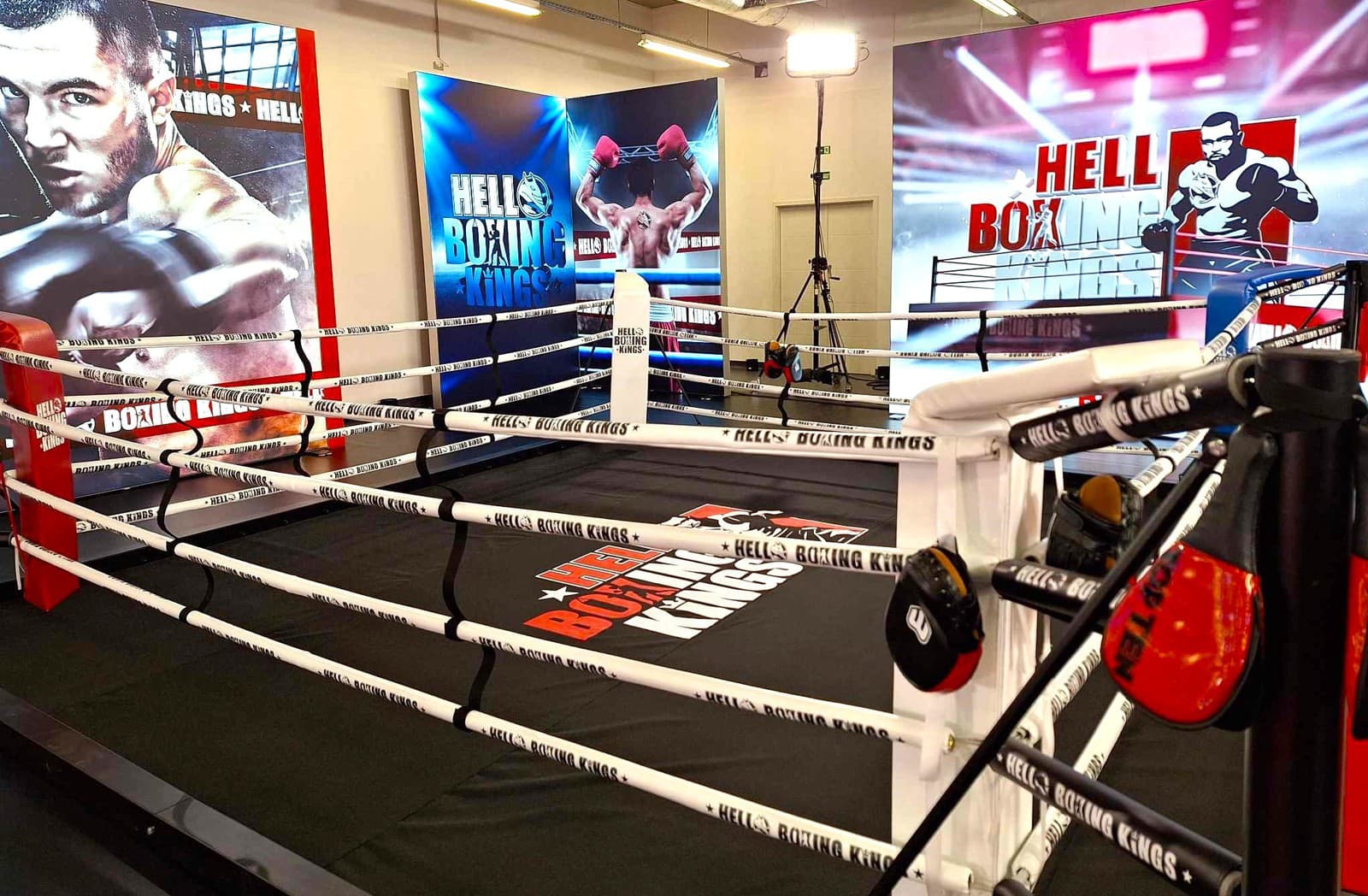 HELL Boxing Kings je