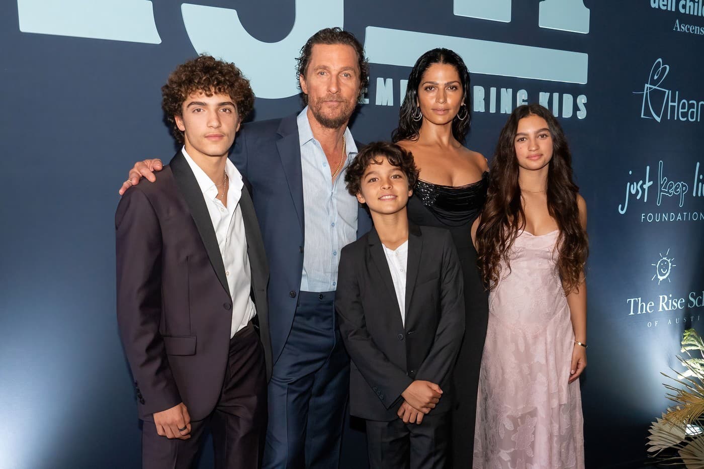  Matthew McConaughey so svojou krásnou rodinou. 