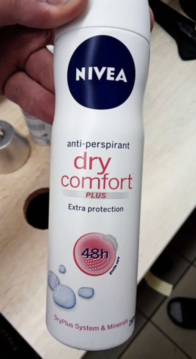NIVEA anti-perspirant dry comfort PLUS – antiperspirant