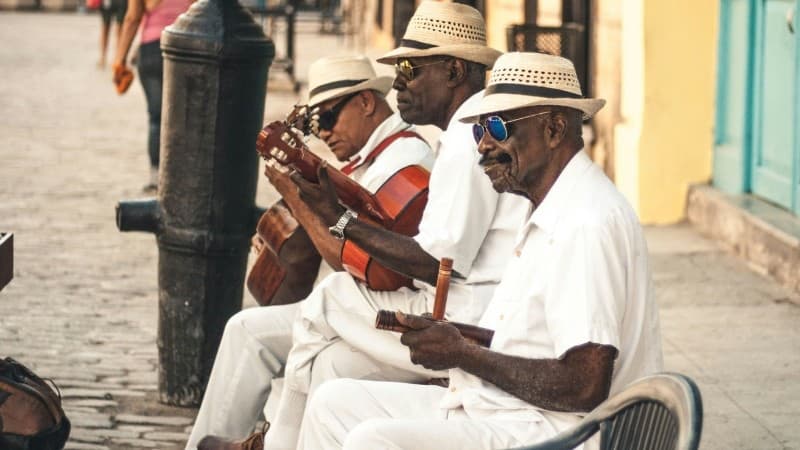 Kubánske ulice sú plné muzikantov, ktorí piesňami obšťastňujú turistov. 