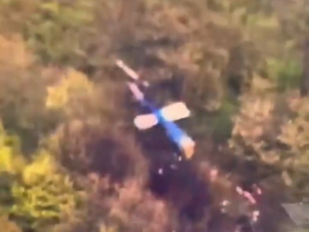 Detailný záber na miesto havárie vrtuľníka iránskeho prezidenta