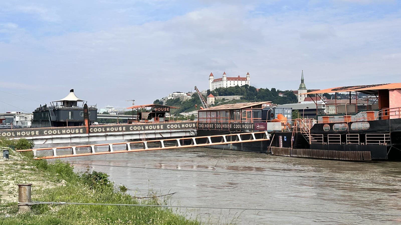 Hladina Dunaja v Bratislave v pondelok ráno
