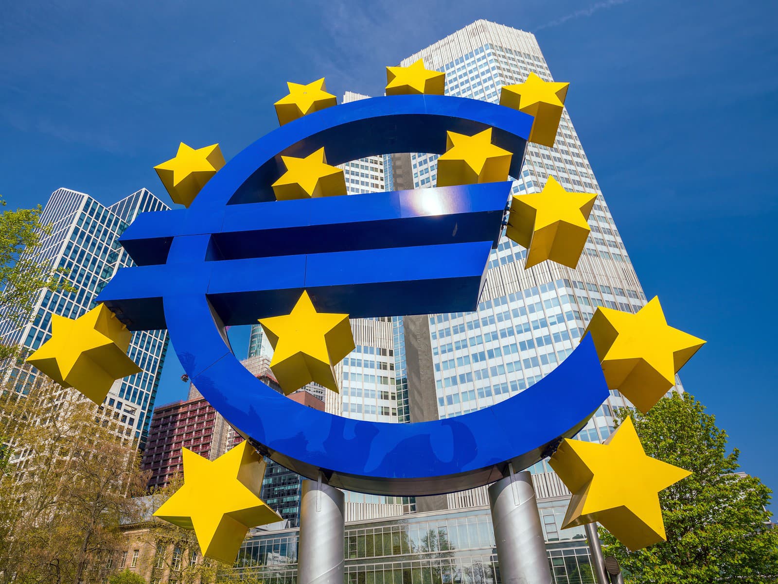 Uvoľňovanie menovej politiky ECB