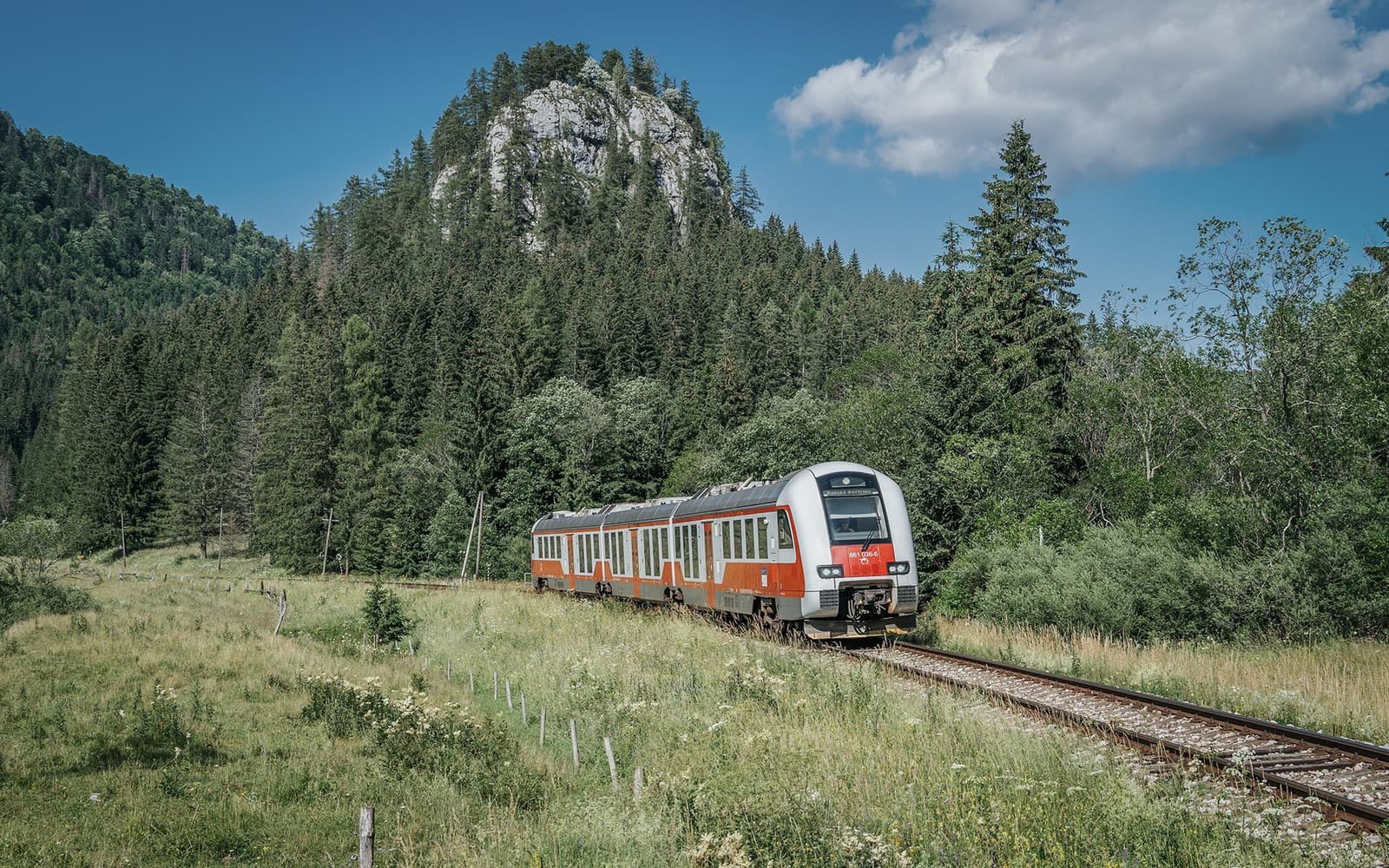 Posilnené sezónne spojenia sú aj na trase Košice_Prešov – Margecany – Banská Bystrica.