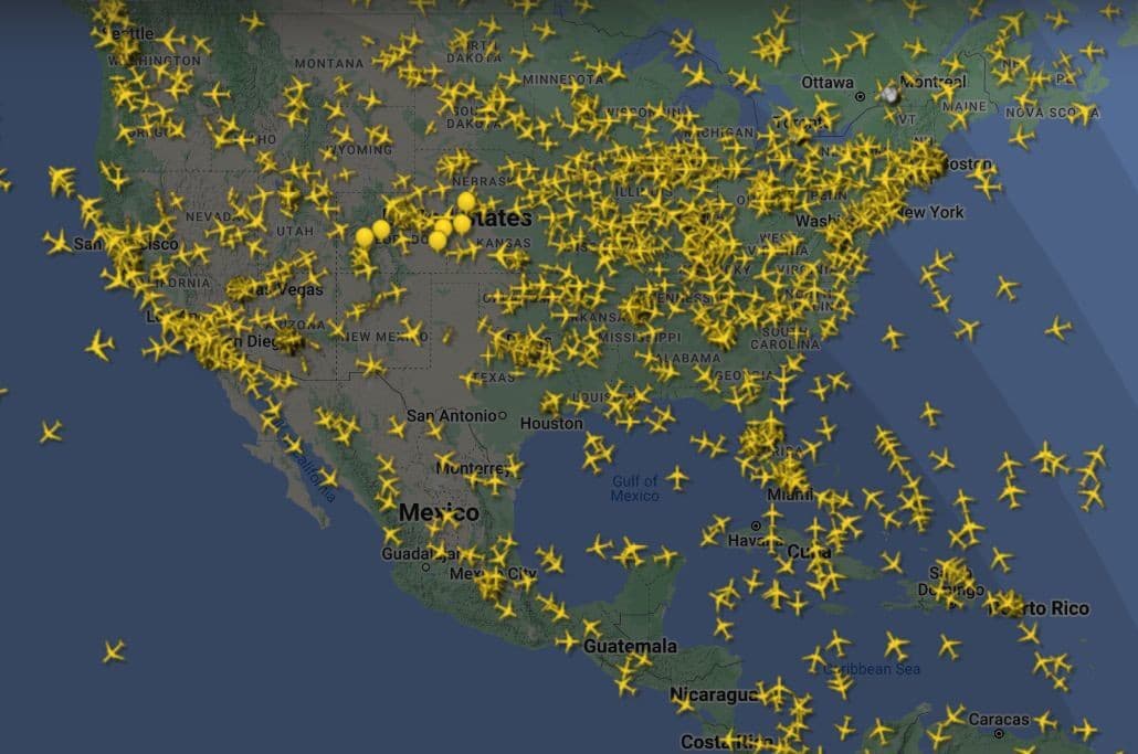 Situácia nad USA, ako ju zaznamenal FlightRadar24