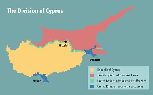 Severocyperská turecká republika a Cyprus obývaný Grékmi. Grécko a Turecko vedú dlhodobý spor o nadvládu