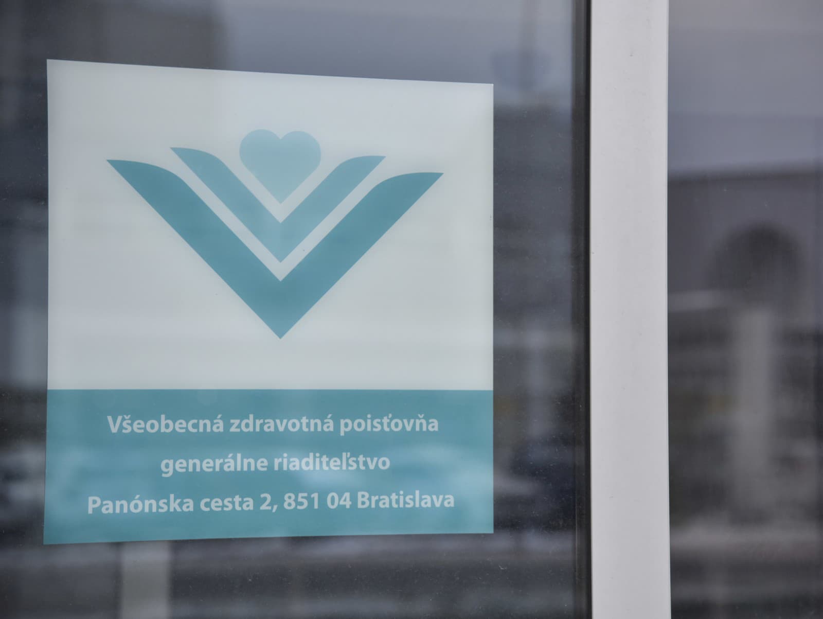 Najväčšia zdravotná poisťovňa rozposiela