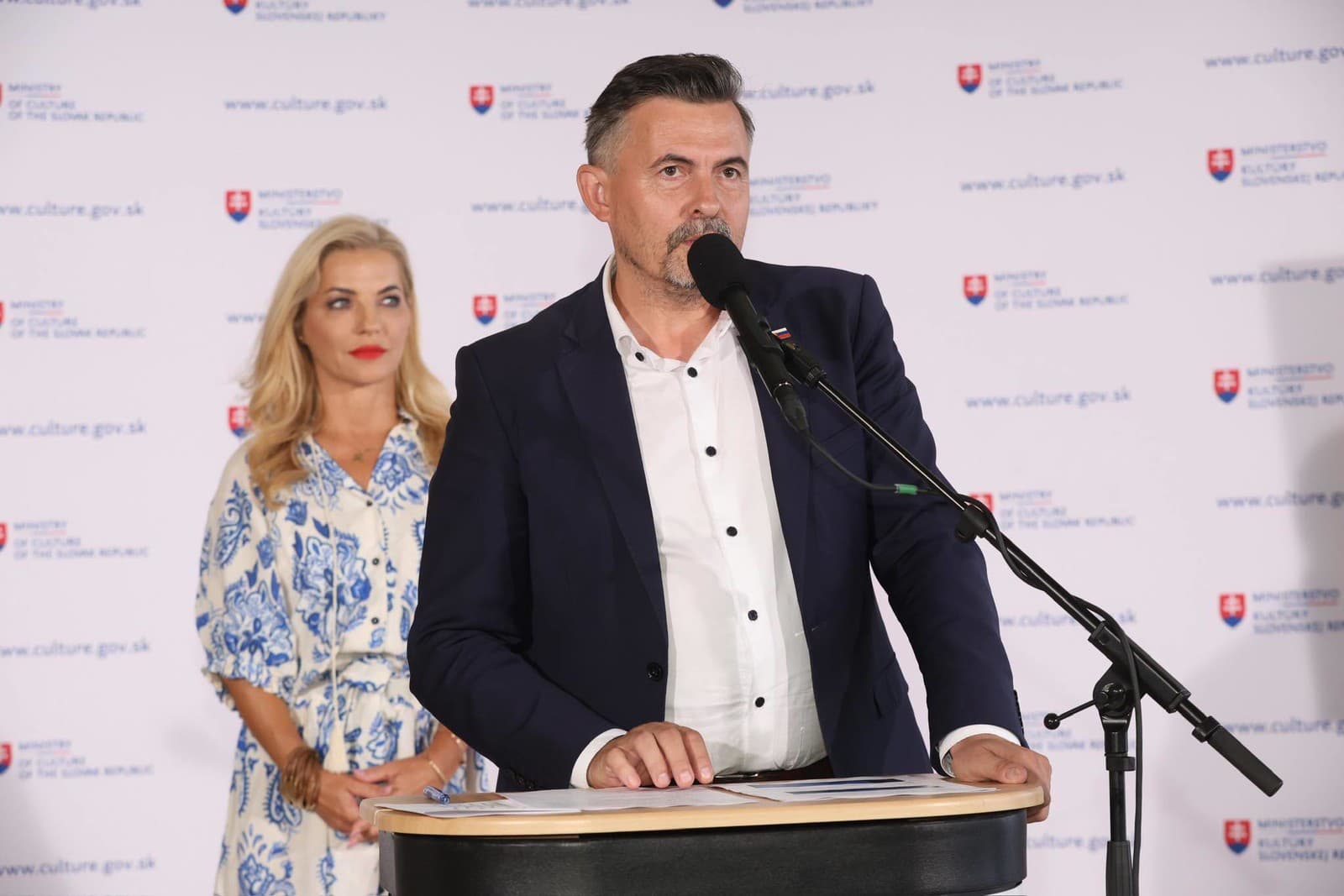 MIMORIADNE Šimkovičovej pravá ruka