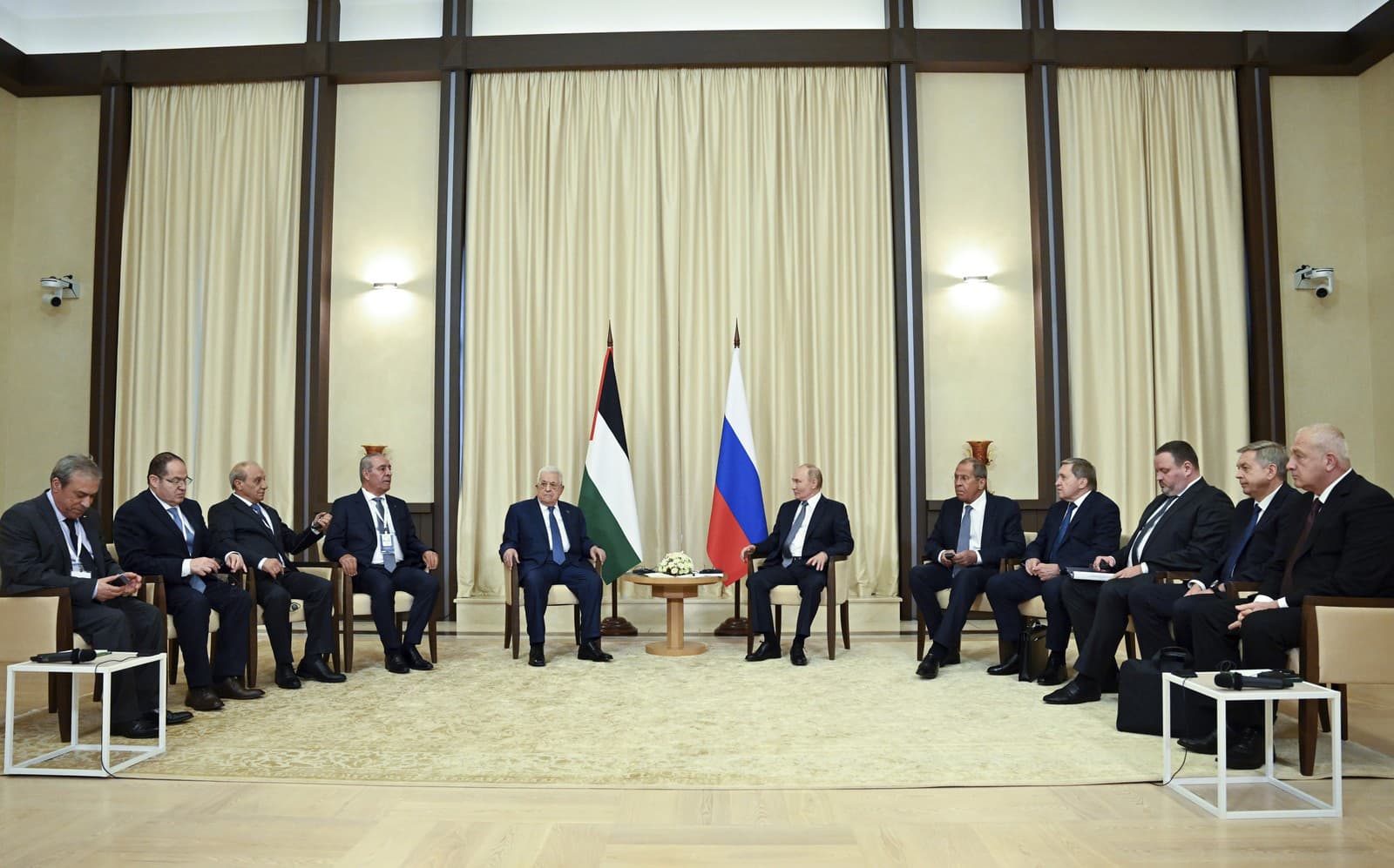 Palestínsky prezident Mahmúd Abbás a ruský prezident Vladimir Putin.