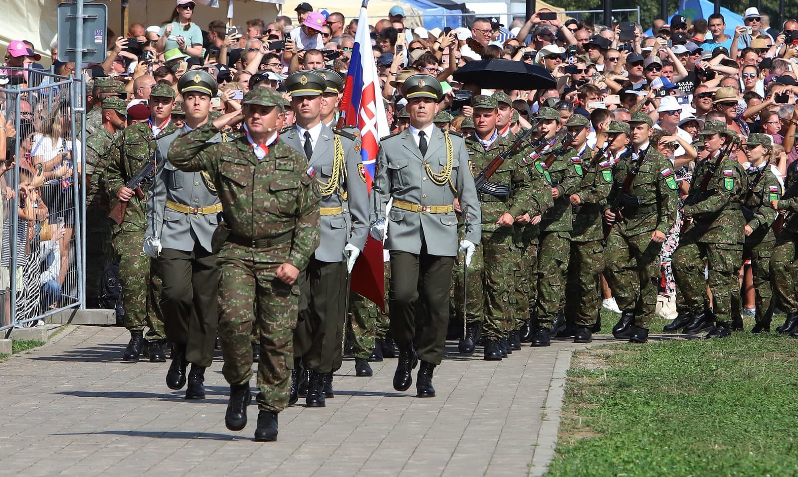 Slávnostná vojenská prísaha na centrálnych oslavách 80. výročia Slovenského národného povstania (SNP) pri Pamätníku SNP v Banskej Bystrici.