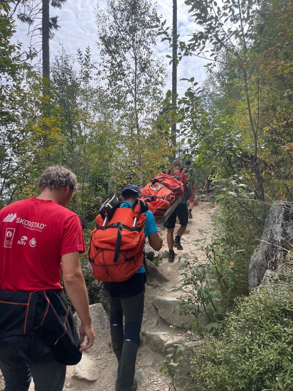 Horskí záchranári pomáhali zranenej turistke