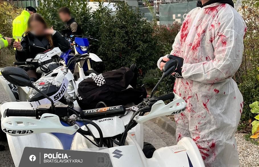 Polícia zasahovala počas zrazu