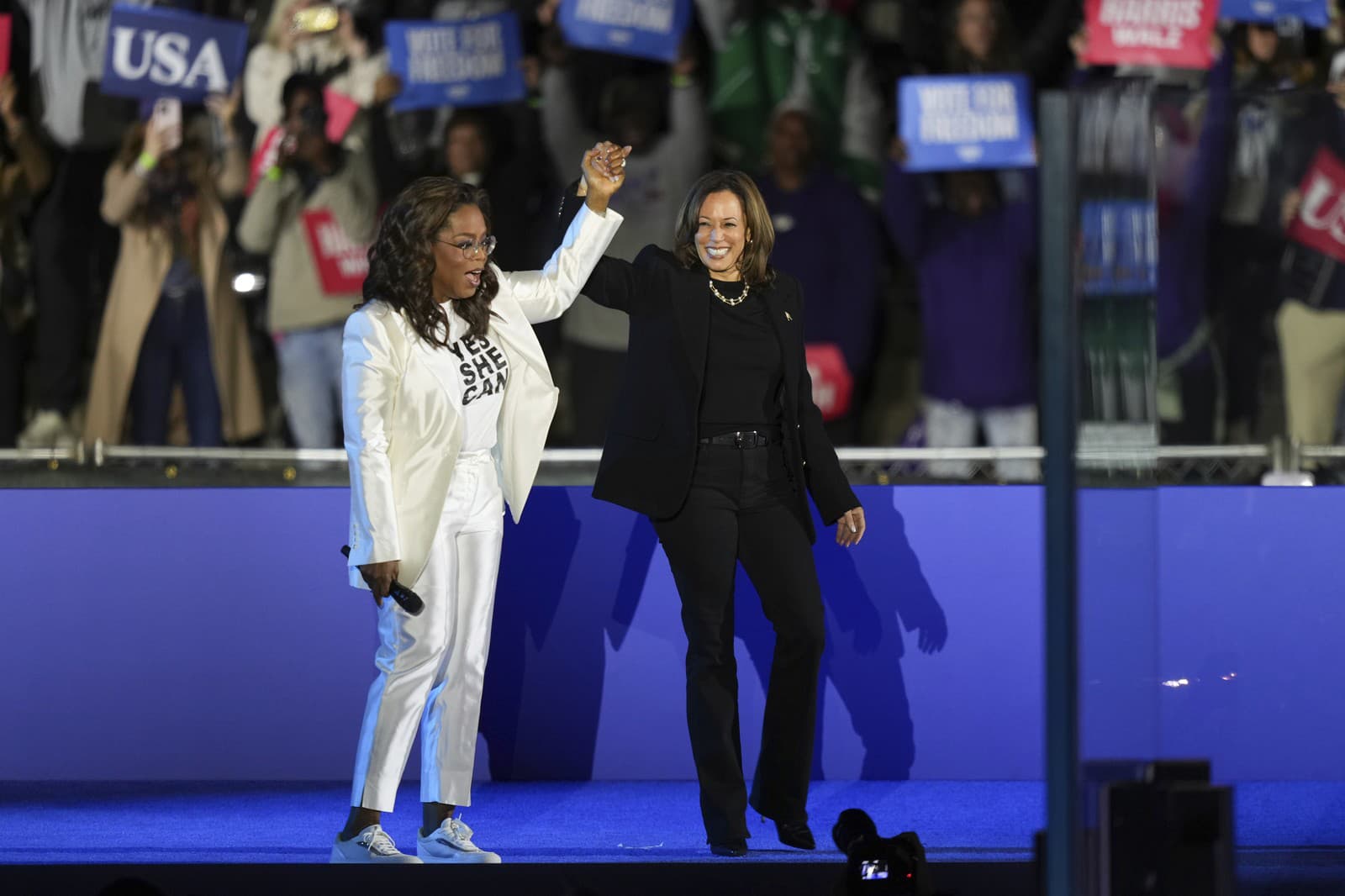 Oprah Winfrey a Kamala Harrisová