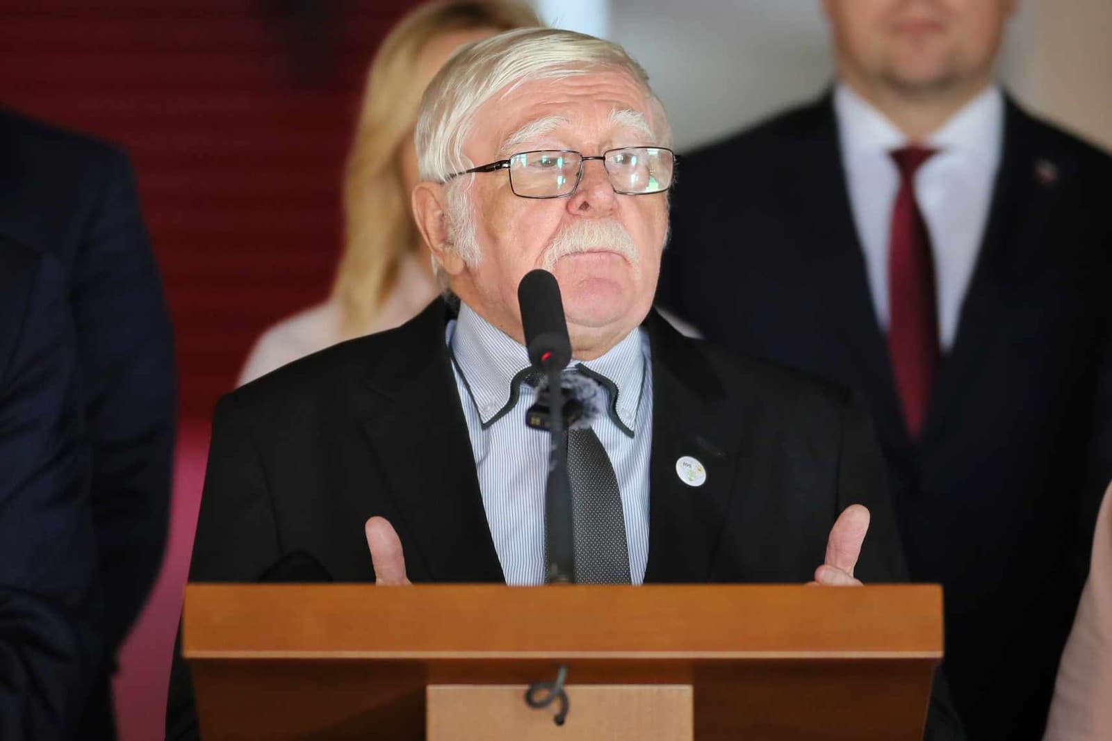 Karta sa doslova obrátila: