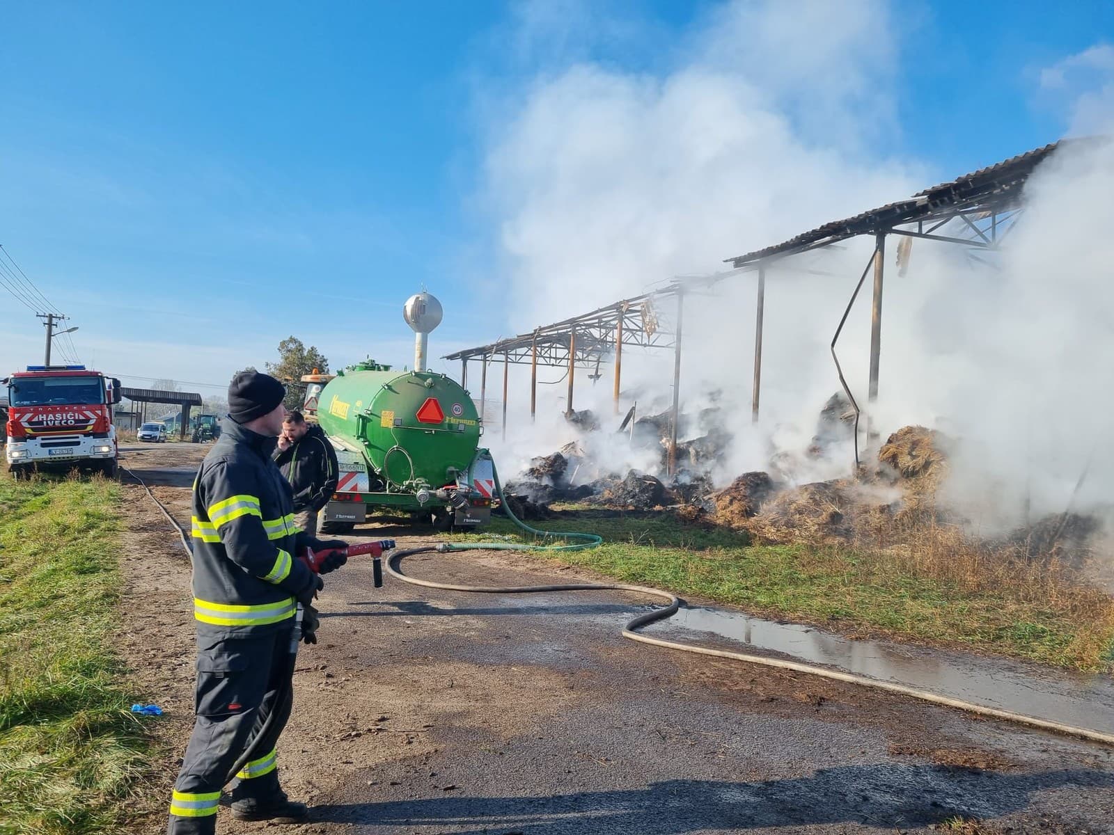 Obrovský požiar senníka pri