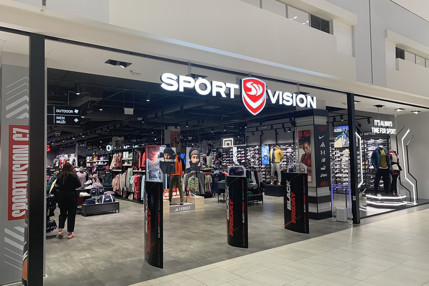 Predajne či e-shop Sport Vision ponúka široký sortiment športového oblečenia a doplnkov. 