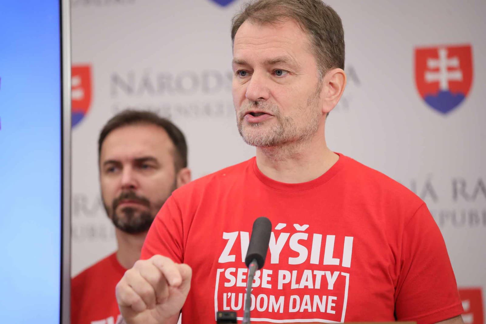 Zmenu ústavy by Hnutie