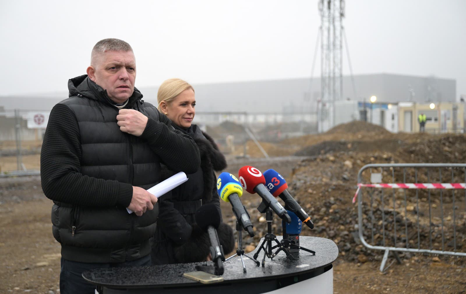 Robert Fico a Denisa Saková