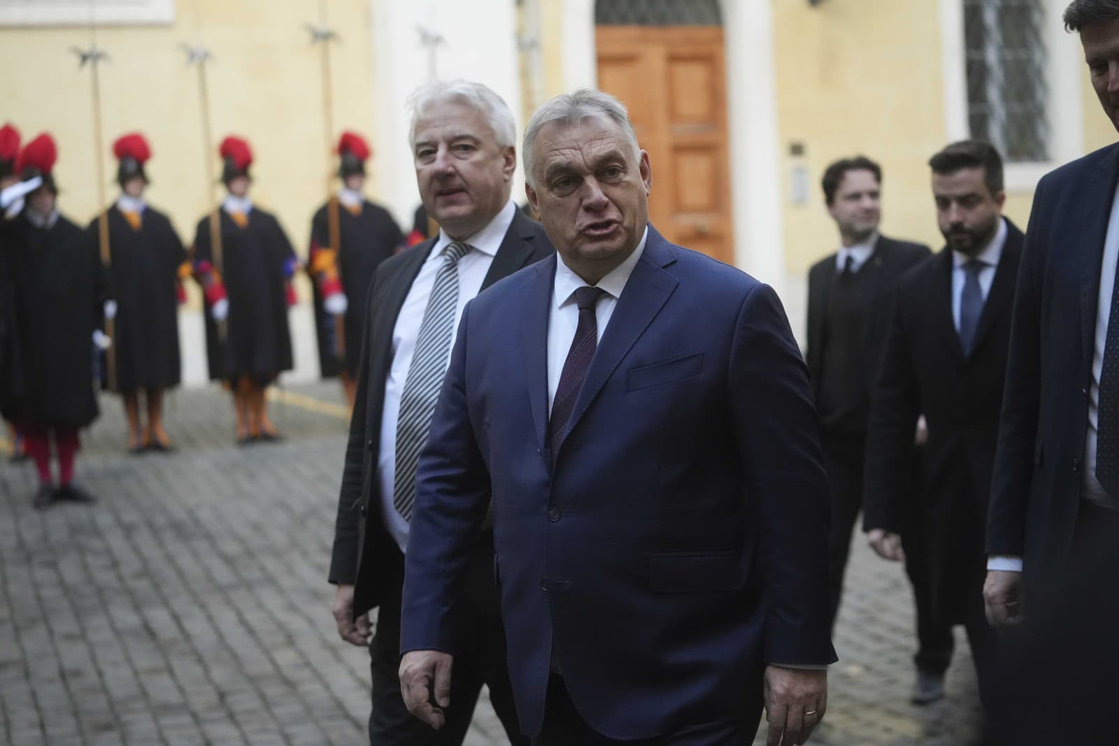 Maďarský premiér Viktor Orbán prichádza na stretnutie s pápežom Františkom vo Vatikáne v stredu 4. decembra 2024.