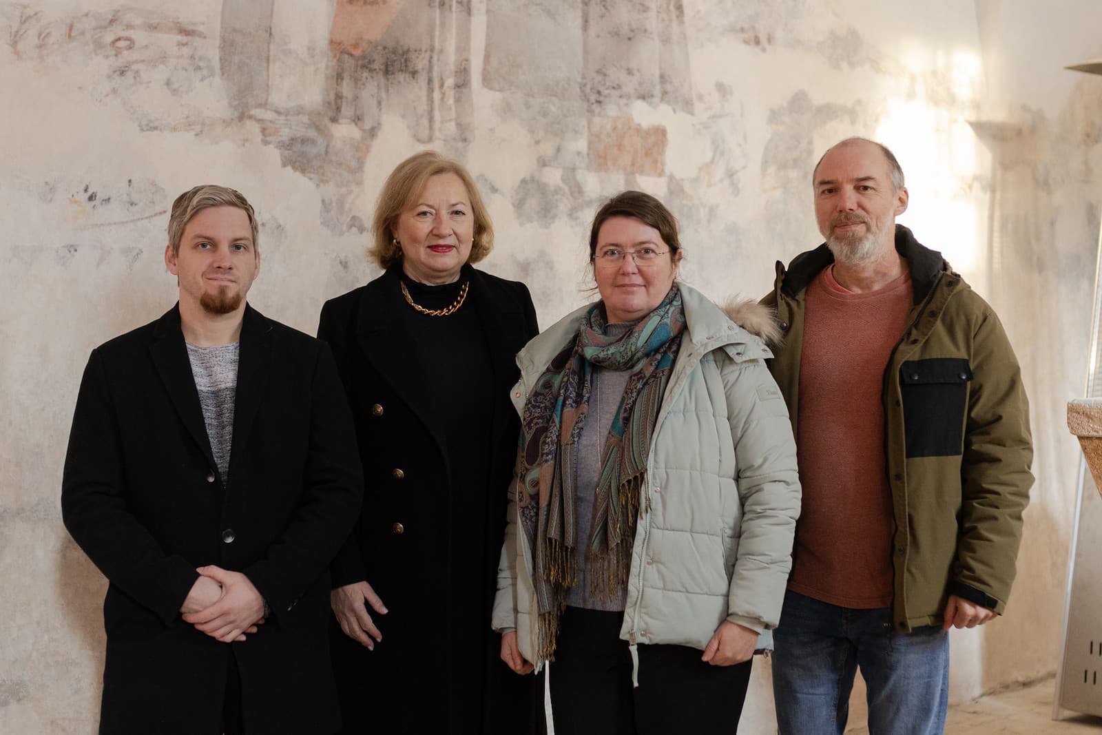 Peter Palgut zo združenia Gotická cesta, členka správnej rady Nadácie VÚB Elena Kohútiková, kunsthistorička Michaela Kalinová a reštaurátor Peter Mlích.