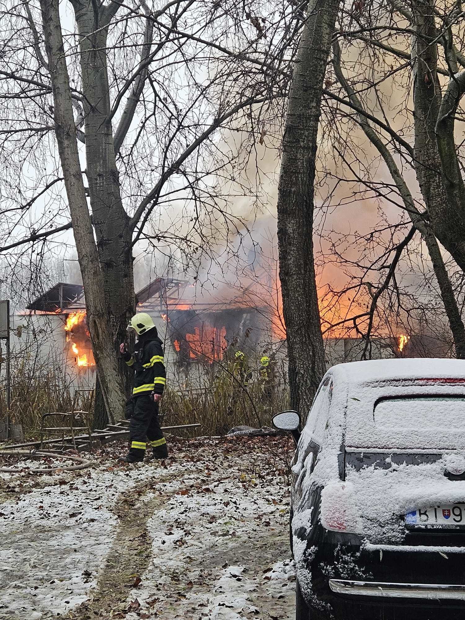 AKTUÁLNE Na Dunaji horí