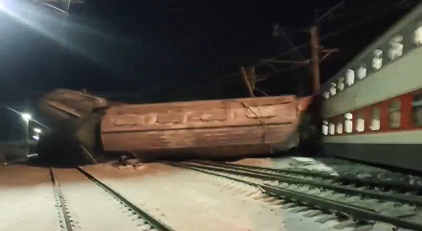 Zrážka osobného a nákladného