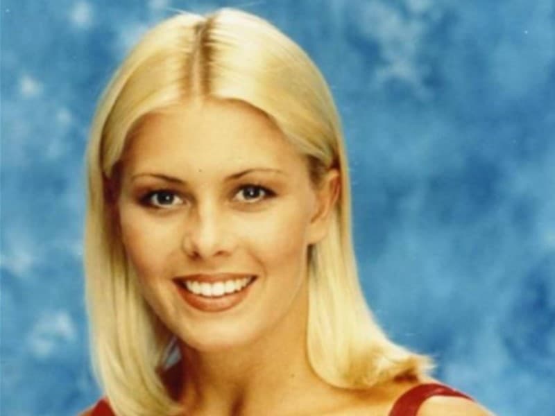 Nicole Eggert ako sexi plavčíčka Summer