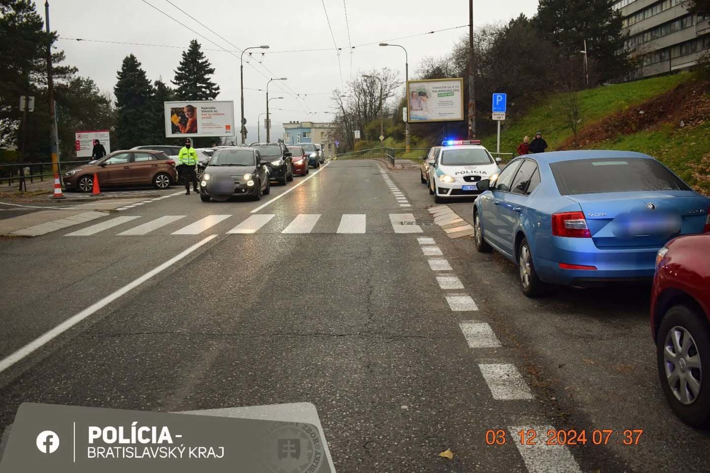 Polícia hľadá svedkov nehody v Bratislave na Limbovej ulici