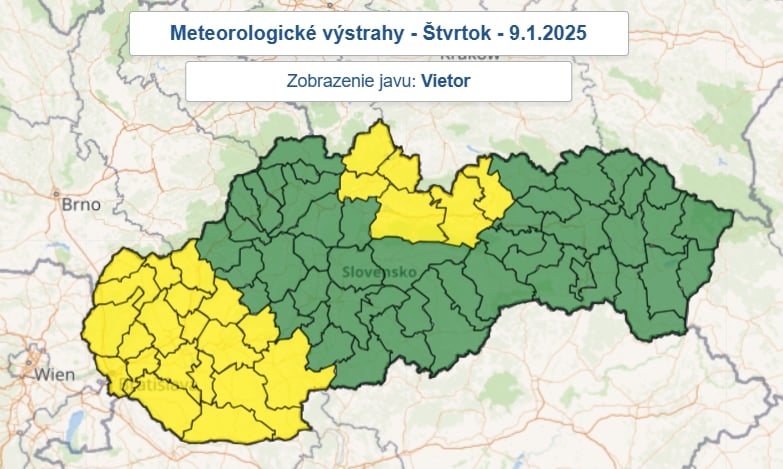 Výstrahy pred vetrom platia na západnom Slovensku od štvrtka od 23.00 h do piatka 12.00 h, v okresoch stredného Slovenska od štvrtka 20.00 h do piatka 09.00 h