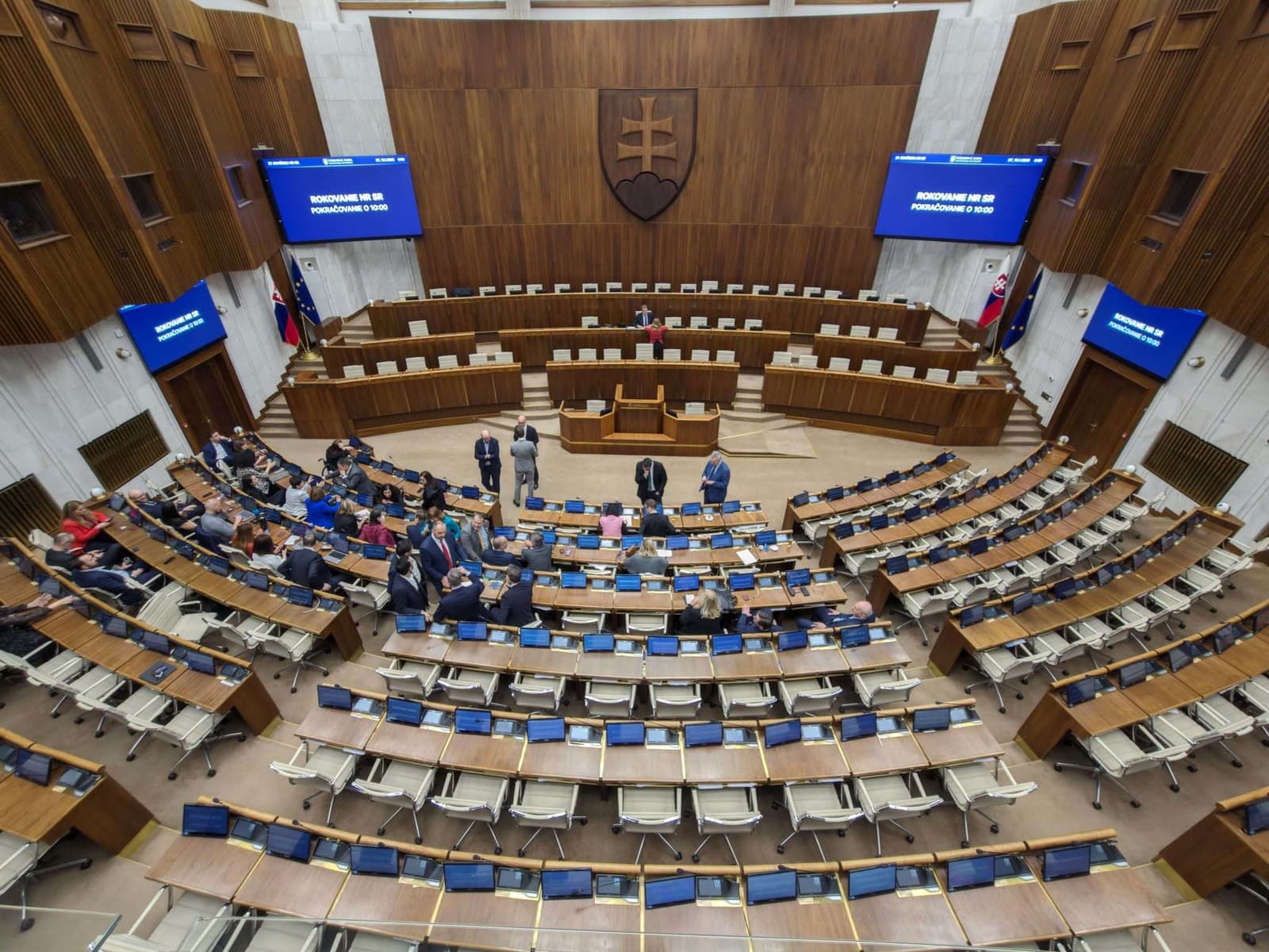 Opozičné snaženie stroskotalo: Parlament