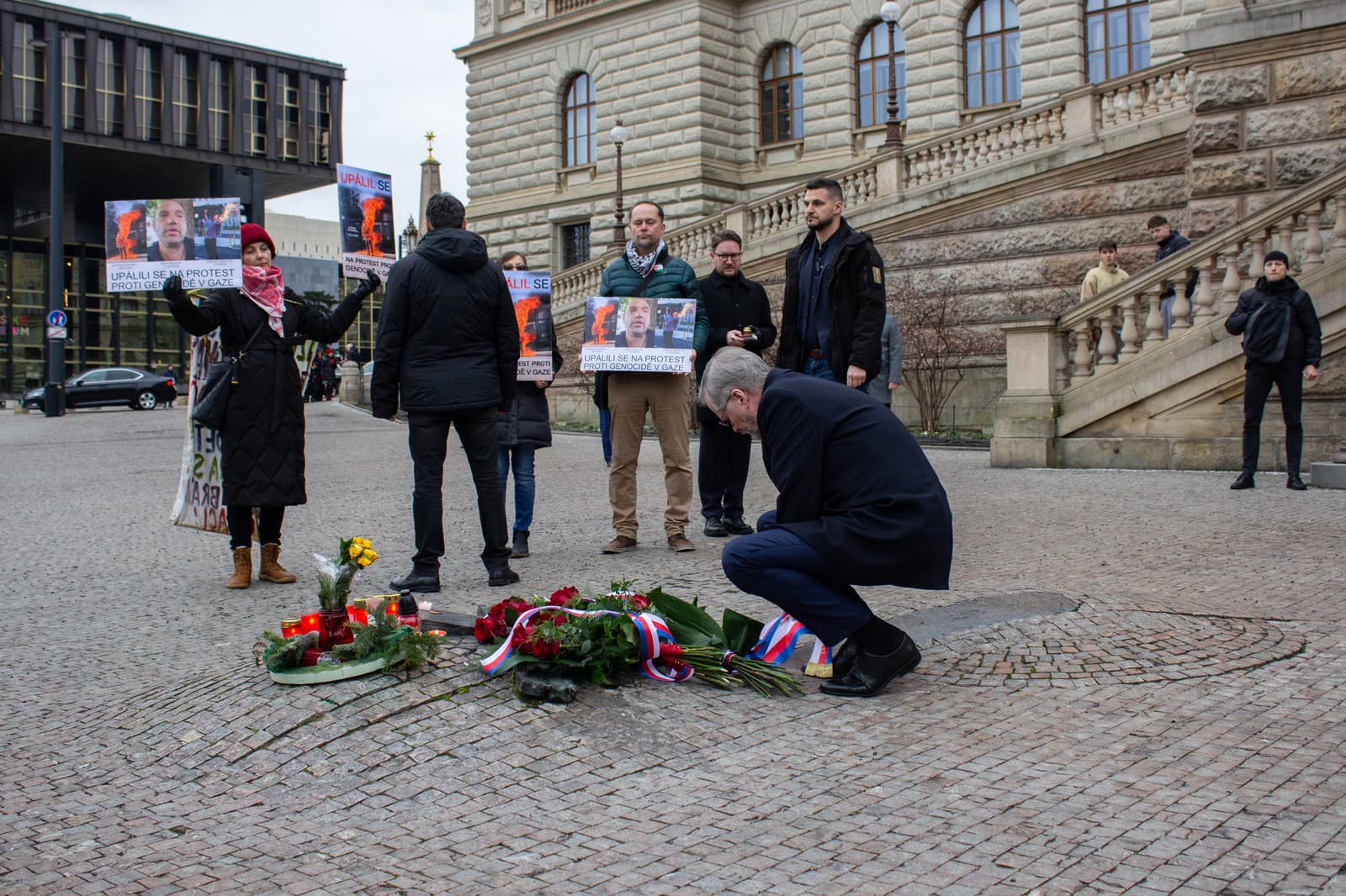 Český premiér Petr Fiala počas pietneho aktu uctenia si pamiatky študenta Jana Palacha.