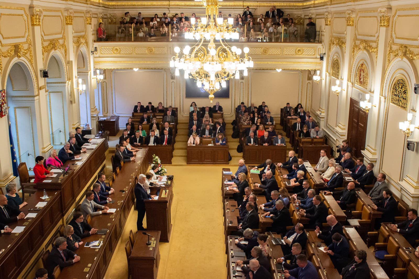 PANIKA v českom parlamente: