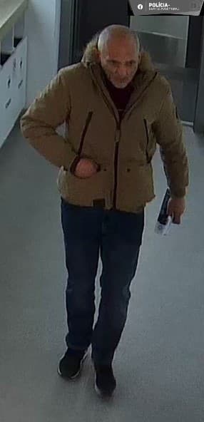 Páchatelia ukradli notebook z