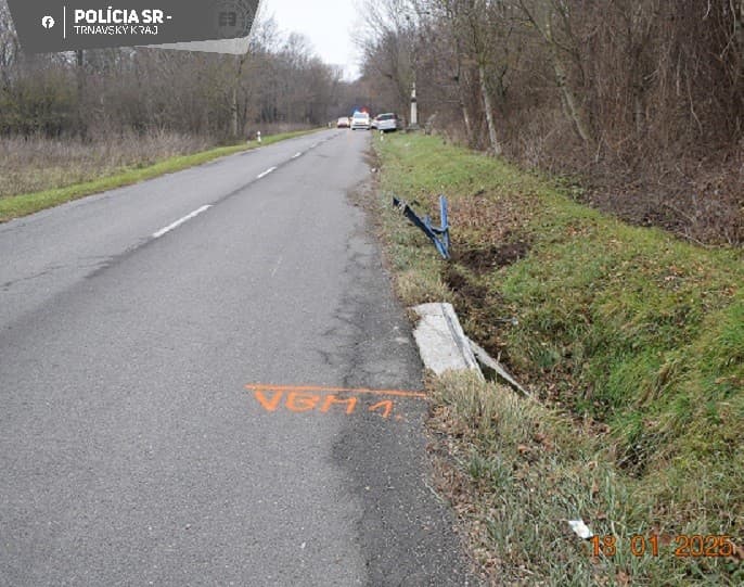  Muž pod vplyvom alkoholu narazil do zábradlia na odcudzenom vozidle