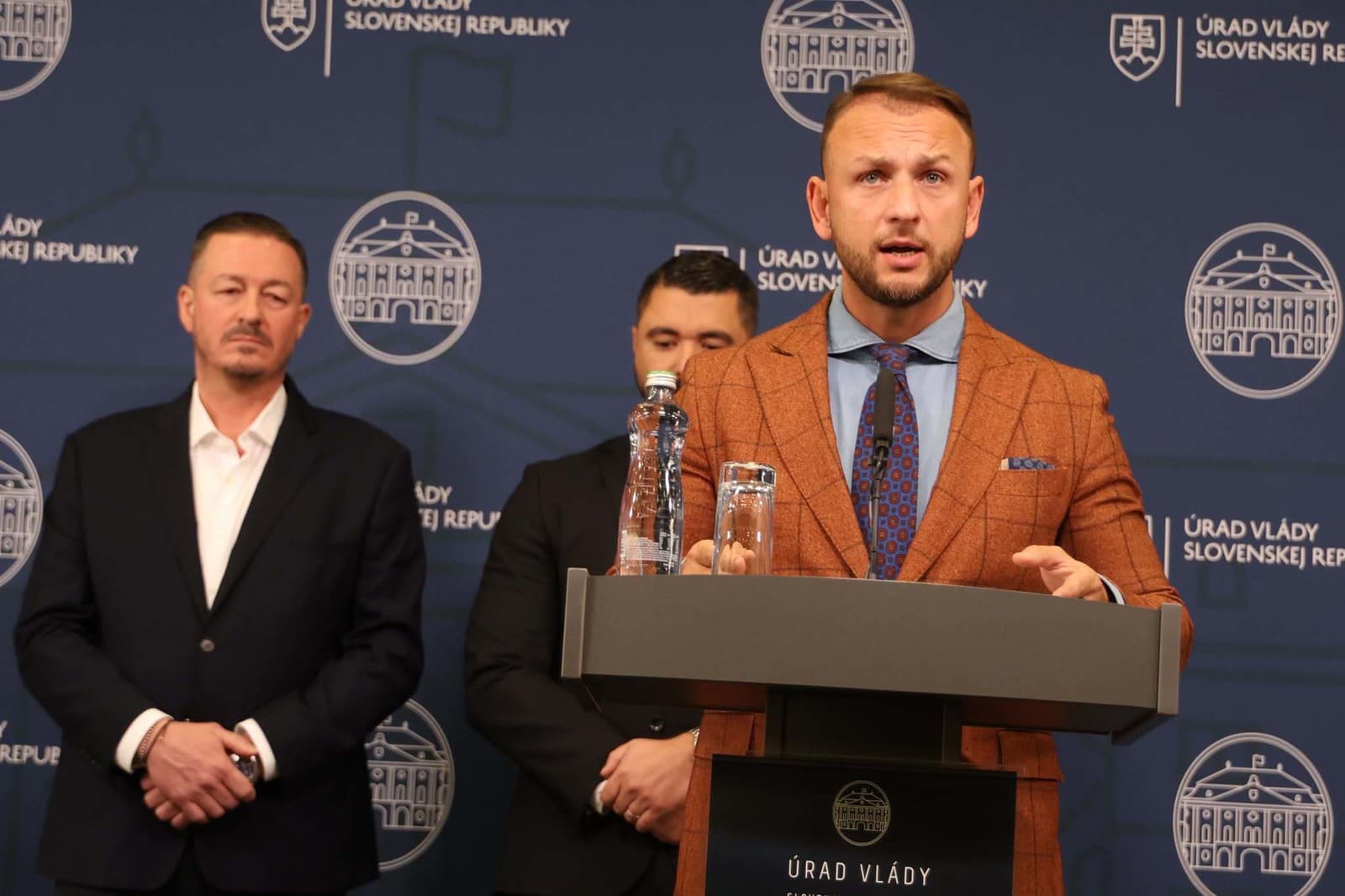 Podozrivé aktivity okolo kritickej