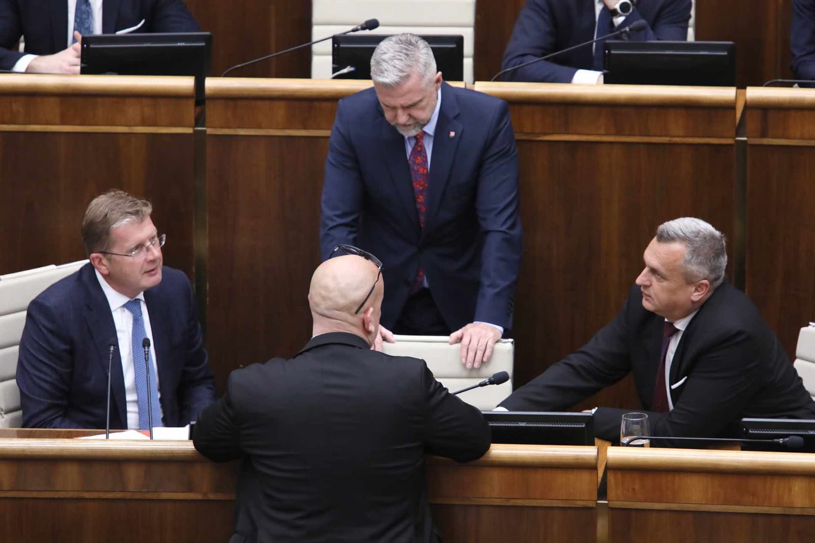 Nekompromisný Chmelár predpovedá vláde