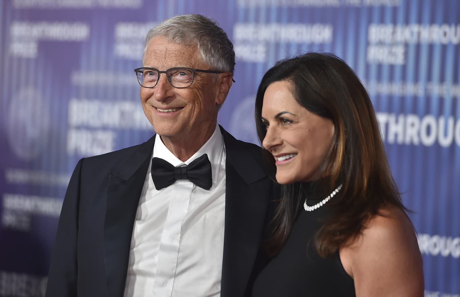 Bill Gates s priateľkou Paulou Hurdovou