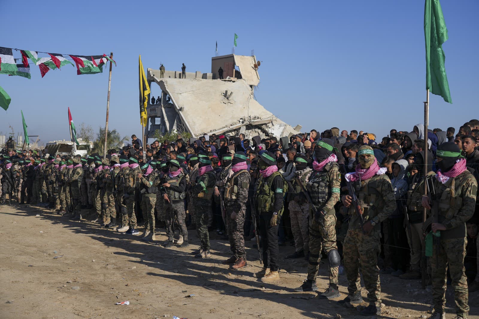 Hamas prepustil ďalších troch