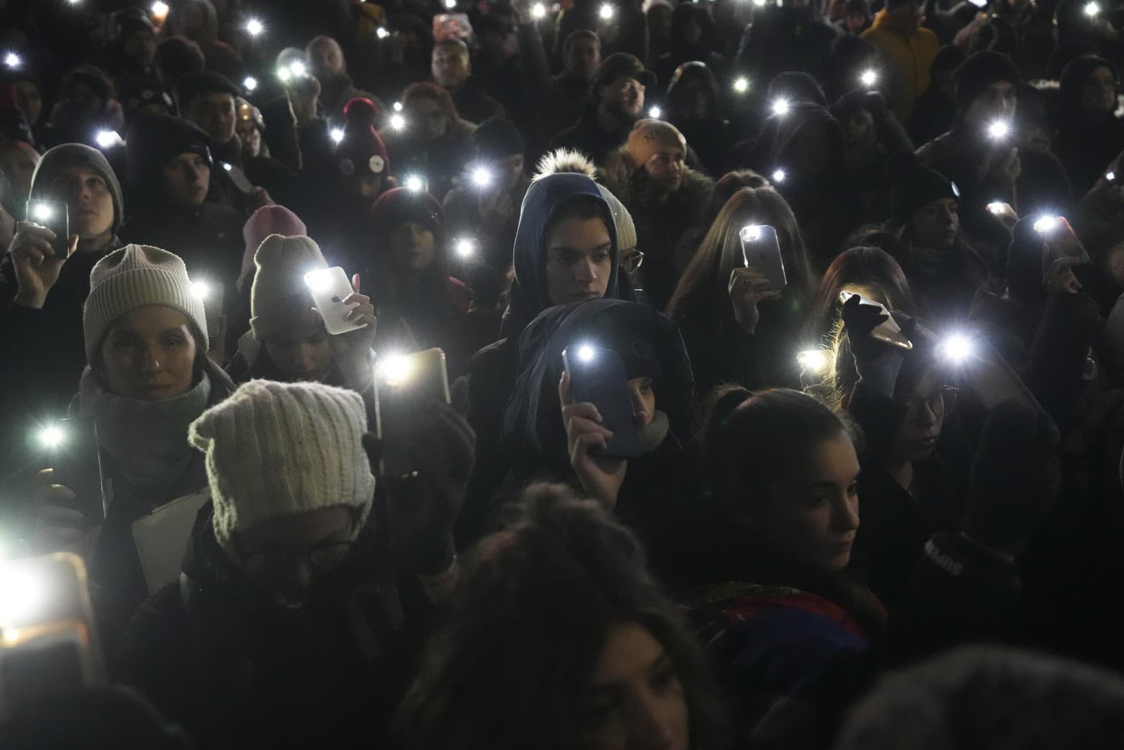 Protesty pokračujú! Tisíce Srbov