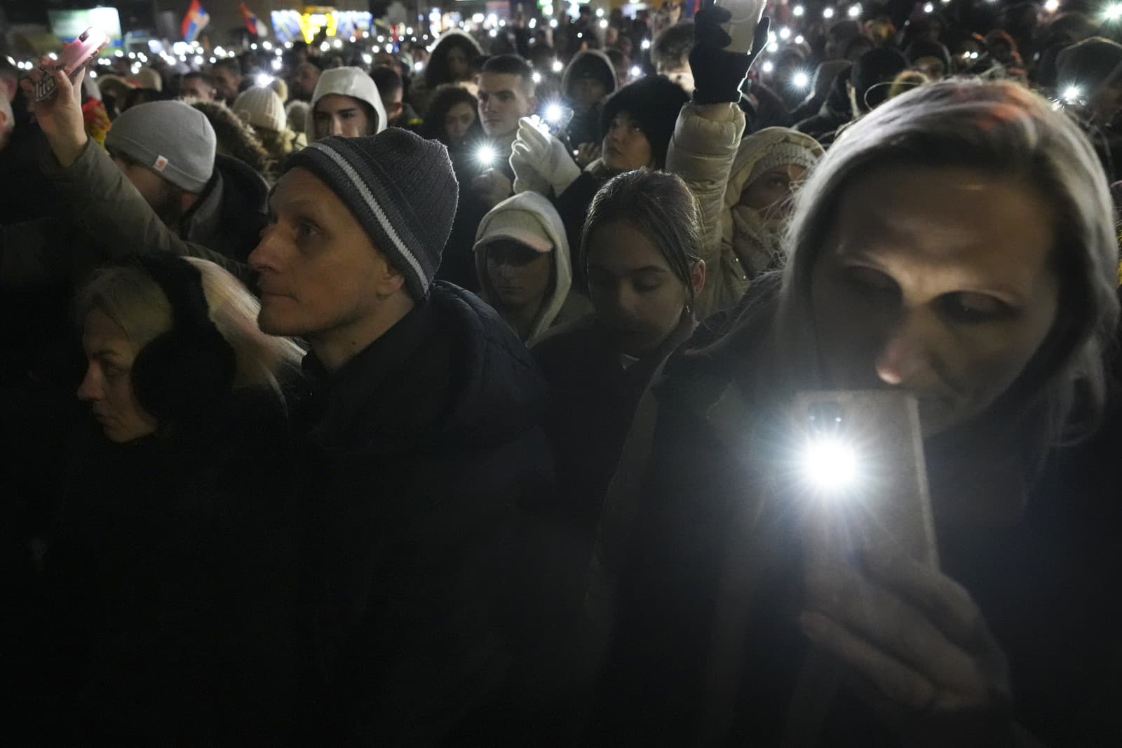 Protesty pokračujú! Tisíce Srbov