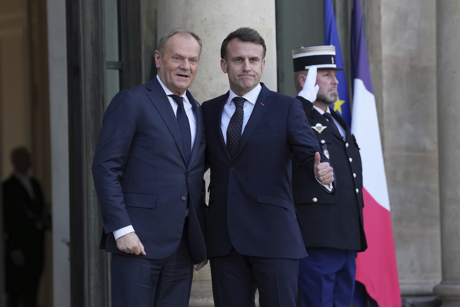 Donald Tusk a Emmanuel Macron
