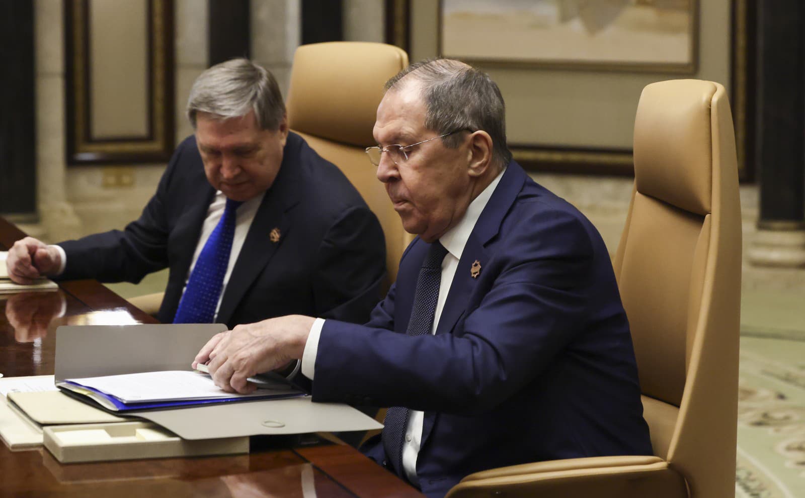 Sergej Lavrov a Jurij Ušakov