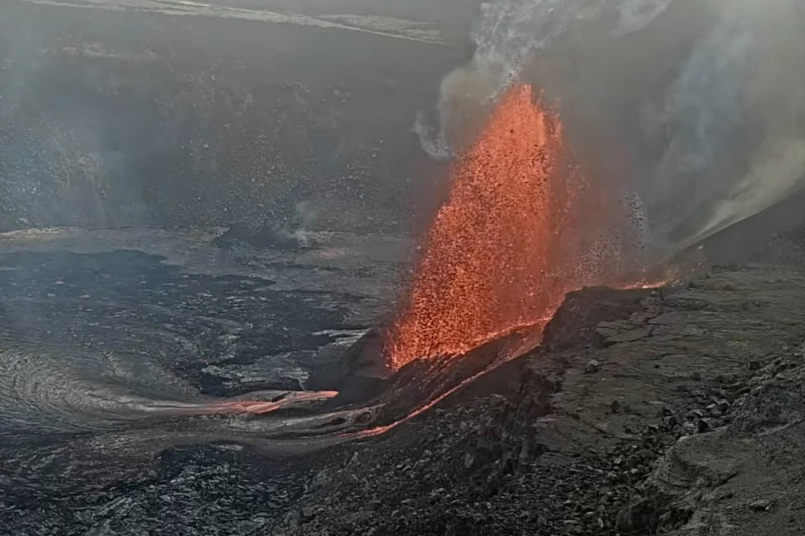 Havajská sopka Kilauea opäť