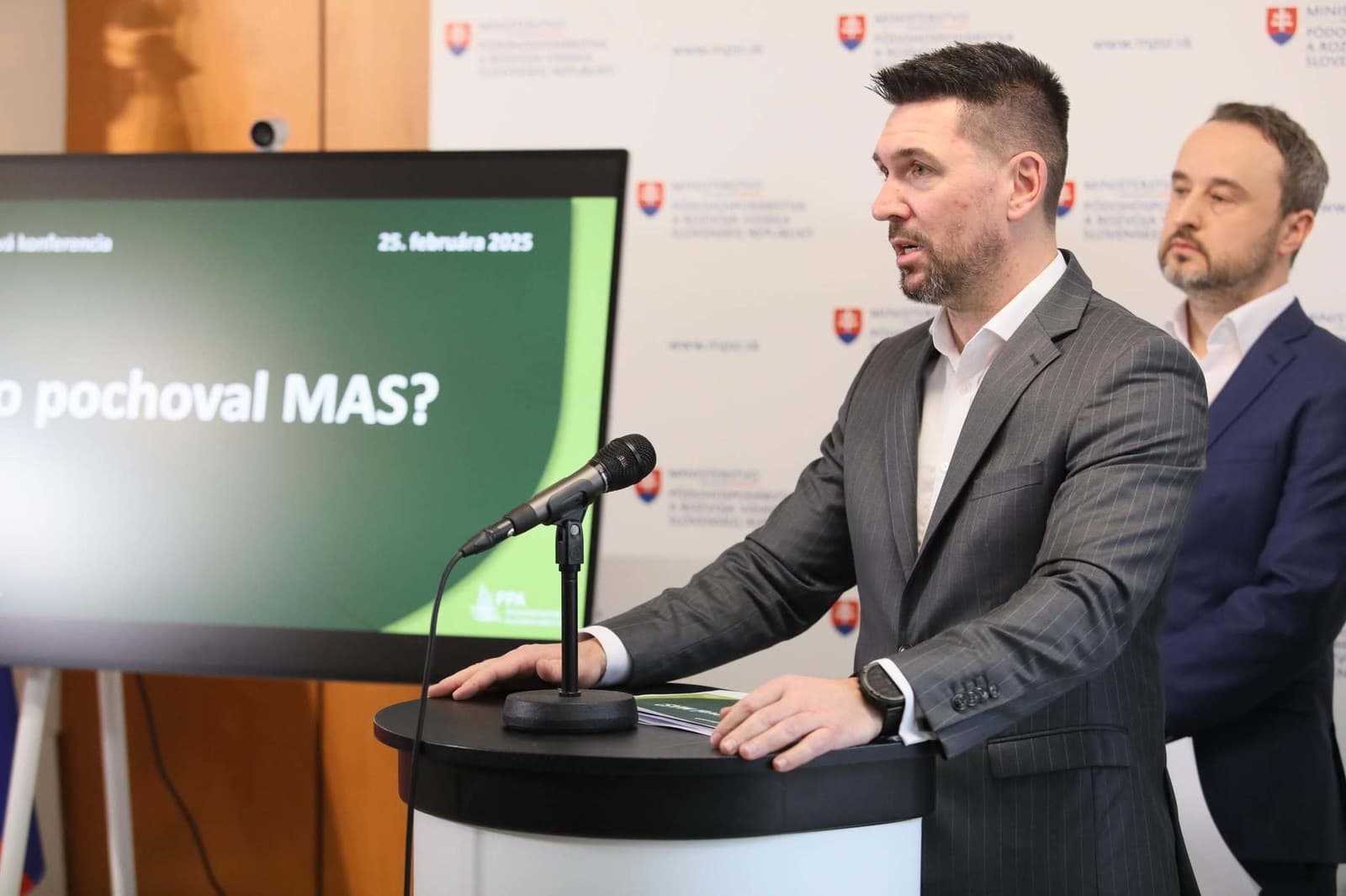 Takáč na tlačovke obvinil