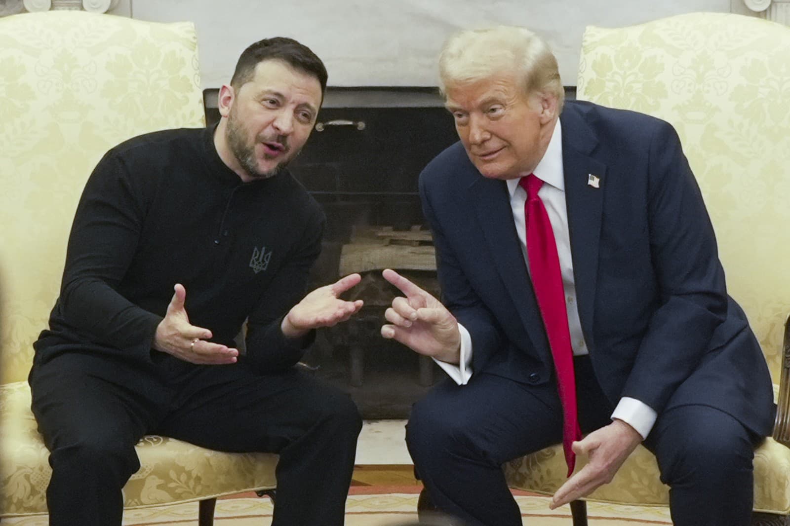 Americký prezident Donald Trump a ukrajinský prezident Volodymyr Zelenskyj počas stretnutia v Oválnej pracovni Bieleho dom.