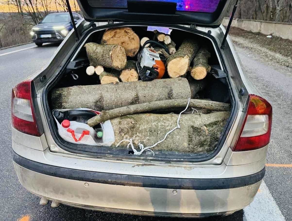 Policajti prišli k dopravnej